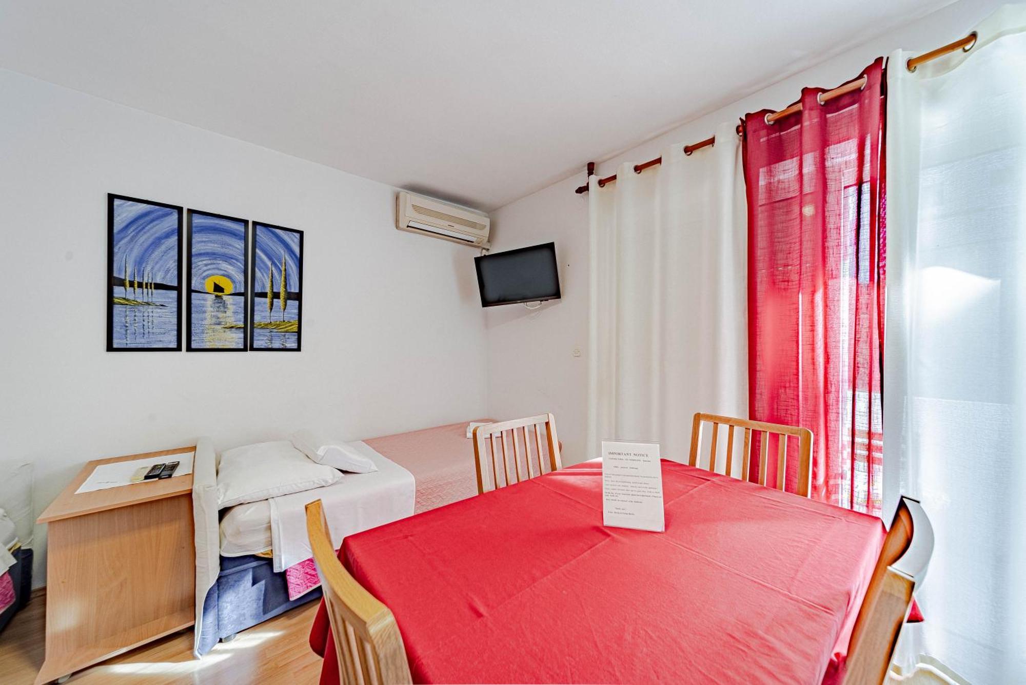 Apartments Barcot Хвар Екстер'єр фото