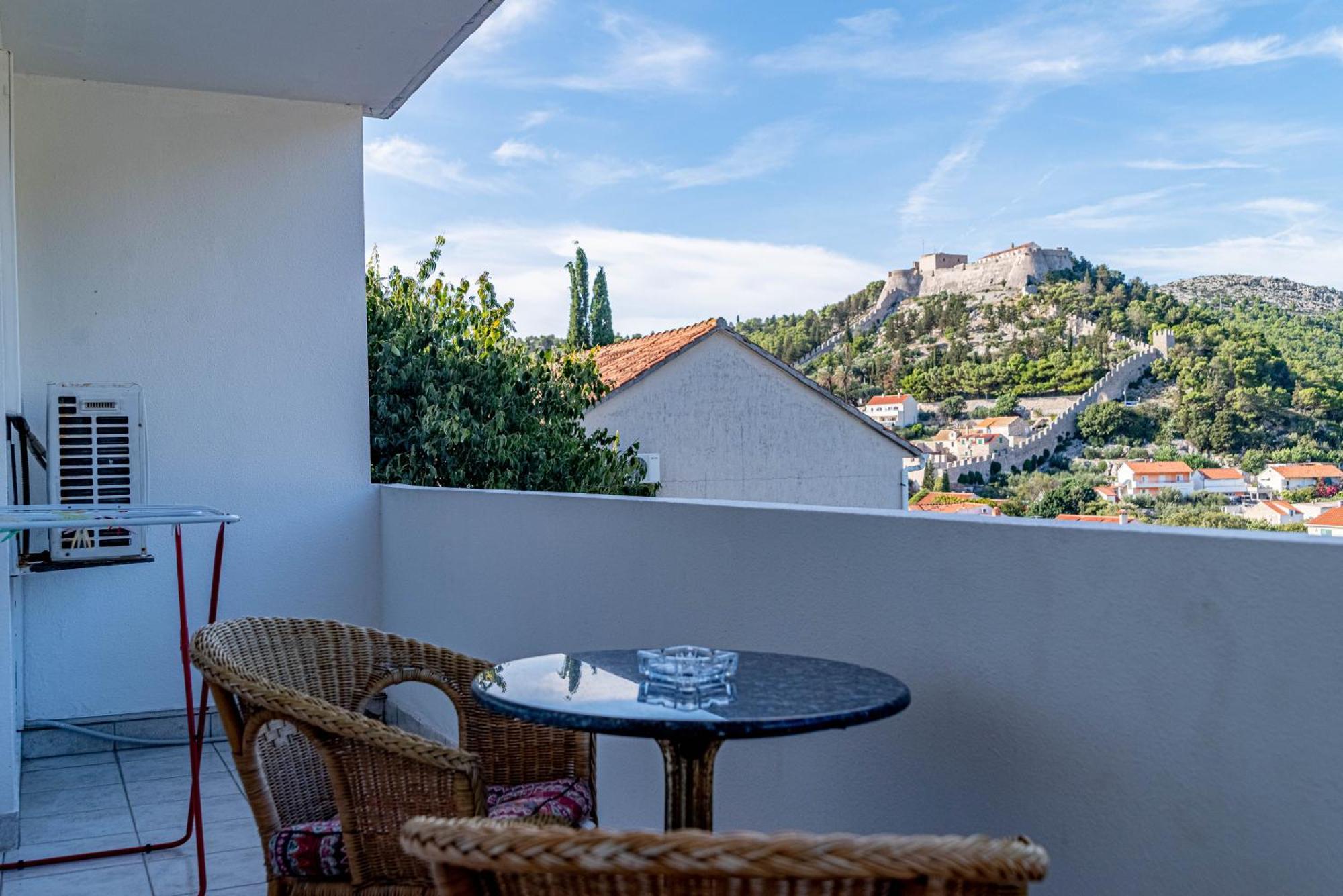 Apartments Barcot Хвар Екстер'єр фото